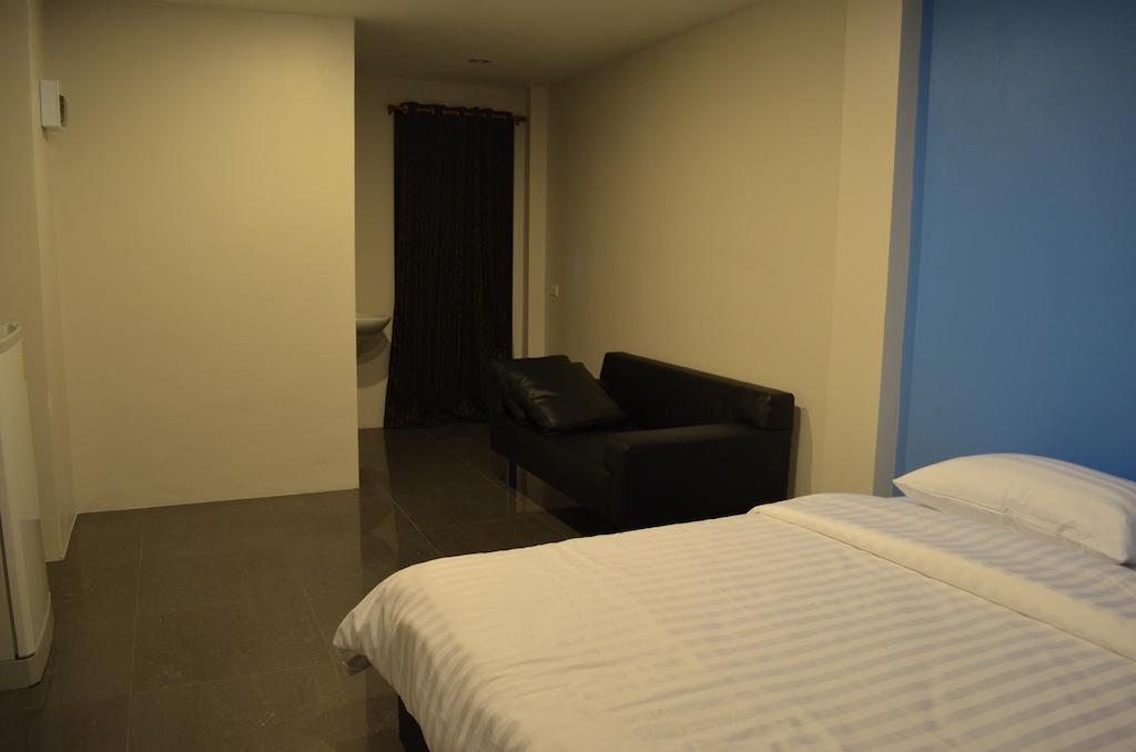 Varinda Hostal Bangkok Exterior foto